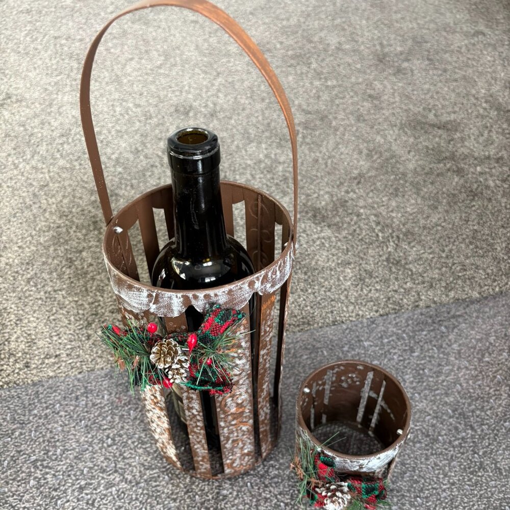 Set of 2 brown metal candleholders with patina, Measure 9", 4" w/o handles